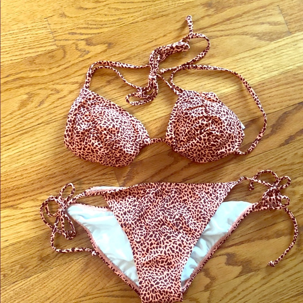 Billabong animal print swim suit